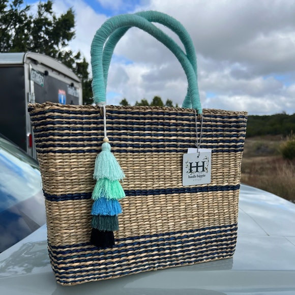 NWTs!!! Haute Hippie Handwoven Straw BOHO Bag - Picture 2 of 4